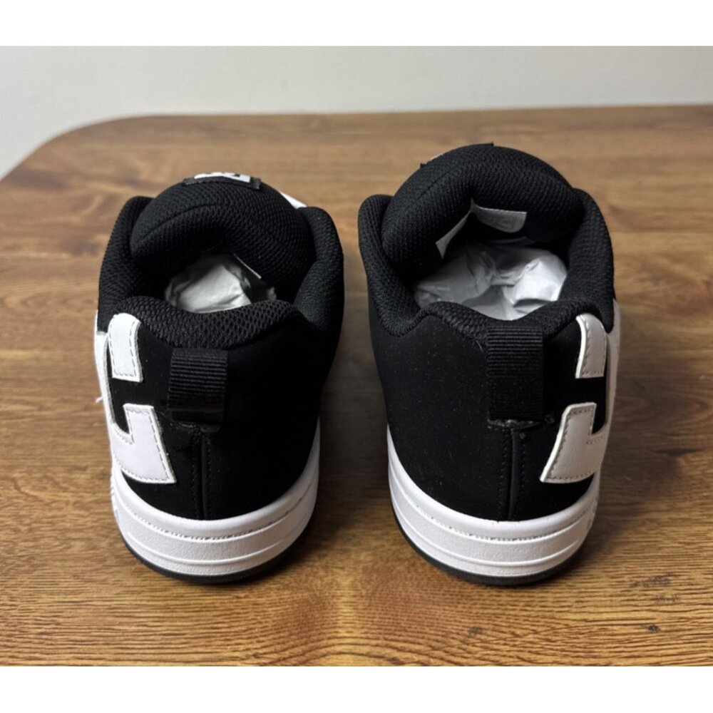DC Court Graffik Low Top Skate boy's Shoe Sneaker, Black/White, 5 US Big Kid - Picture 5 of 9